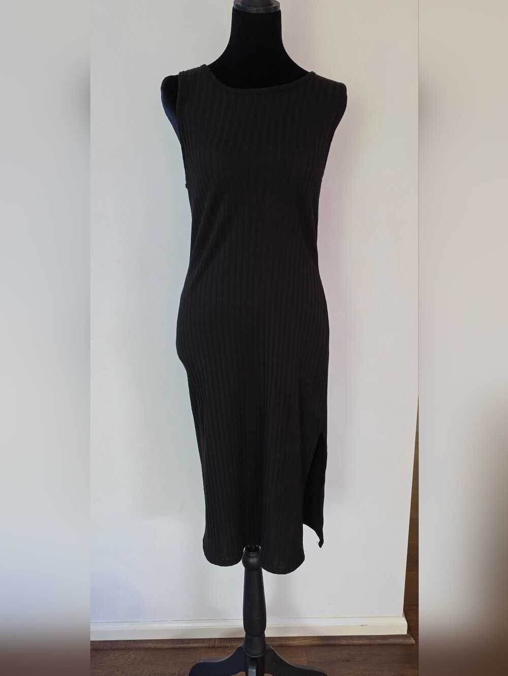Olivia Rae Black Ribbed Side-Slit Midi Dress